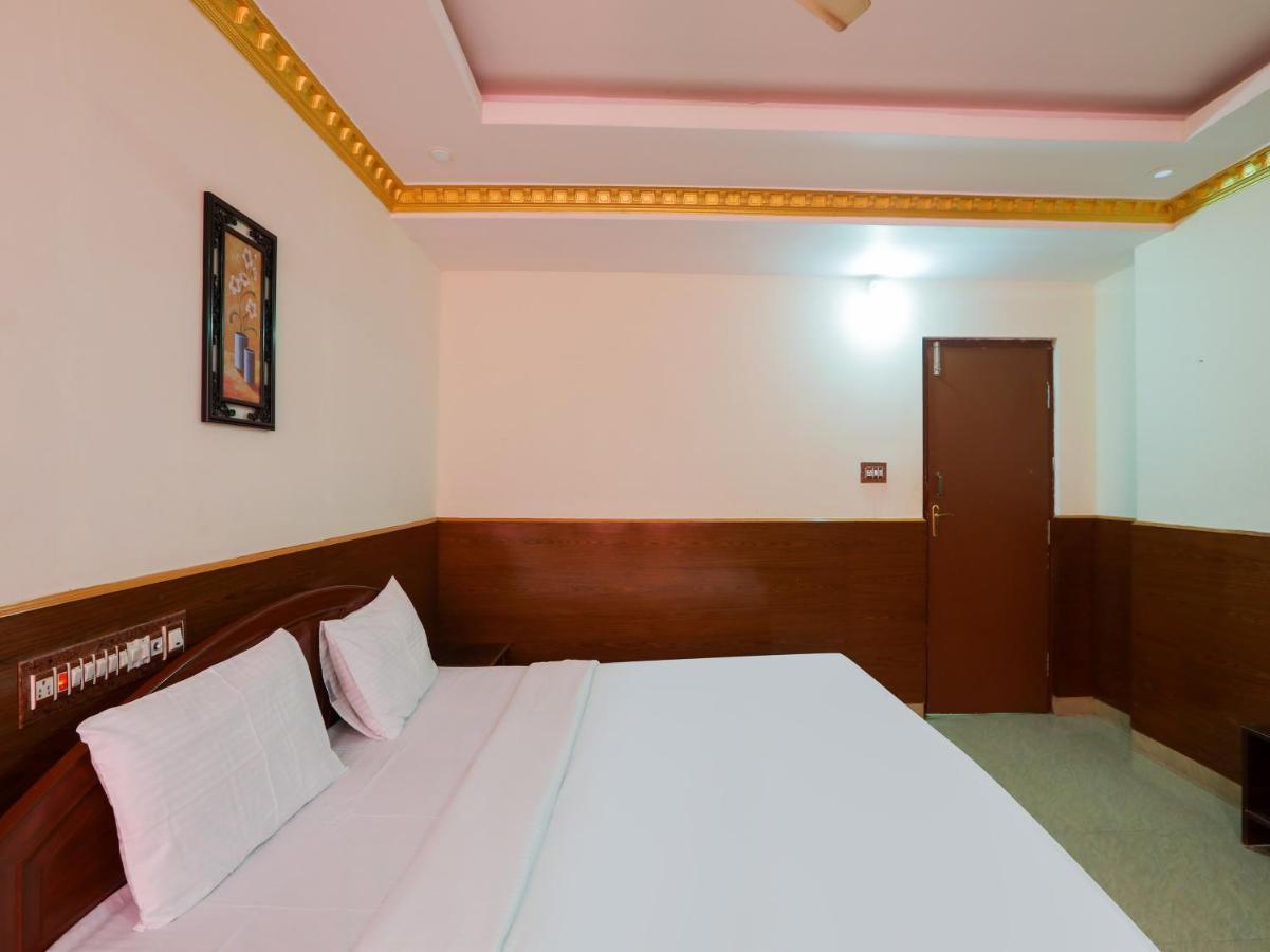 Capital O 84002 Hotel Top In Town President Kushalanagar Bagian luar foto