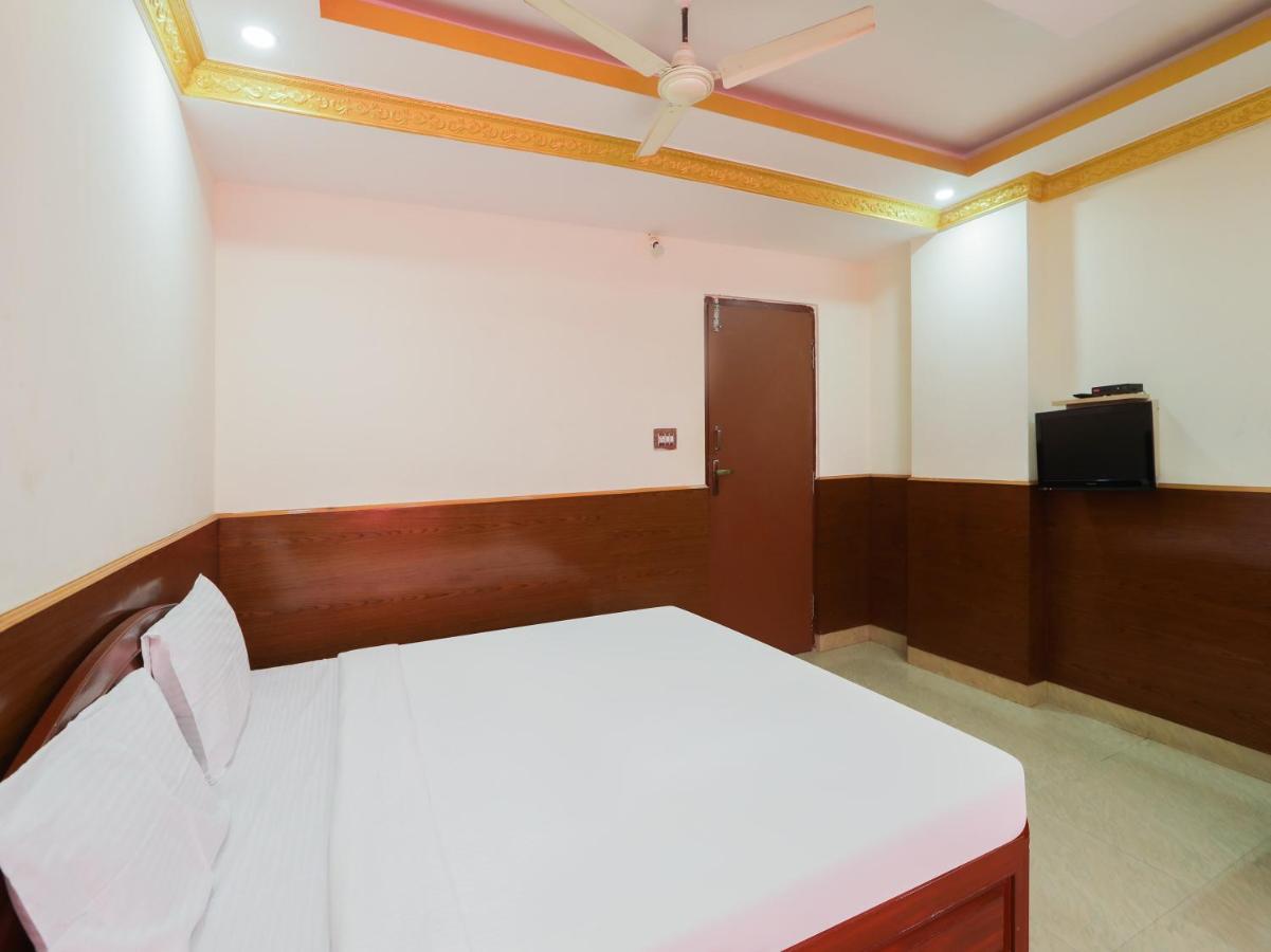 Capital O 84002 Hotel Top In Town President Kushalanagar Bagian luar foto