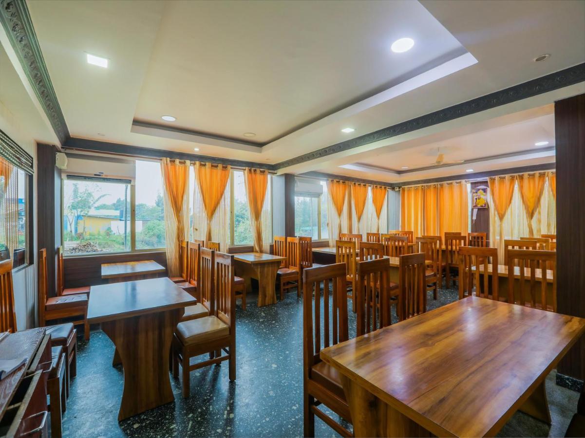 Capital O 84002 Hotel Top In Town President Kushalanagar Bagian luar foto