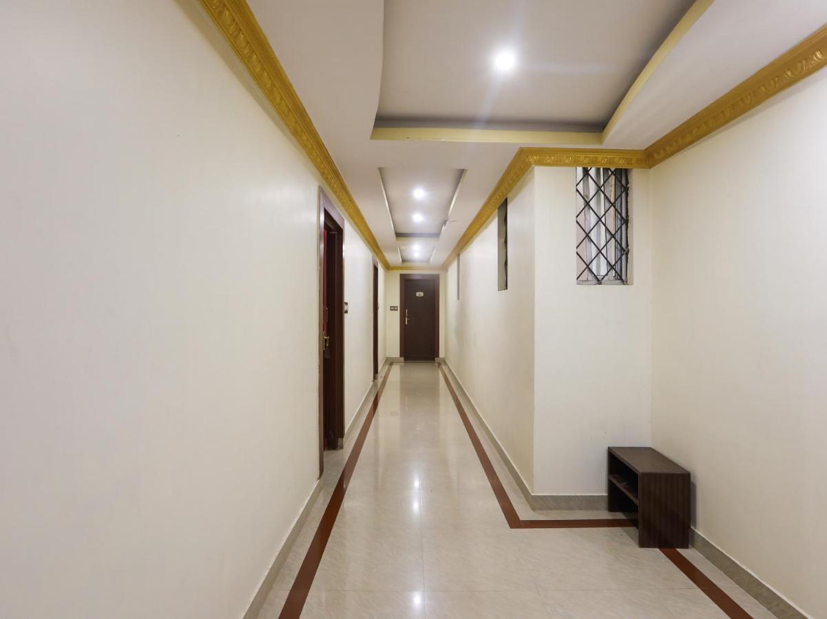 Capital O 84002 Hotel Top In Town President Kushalanagar Bagian luar foto